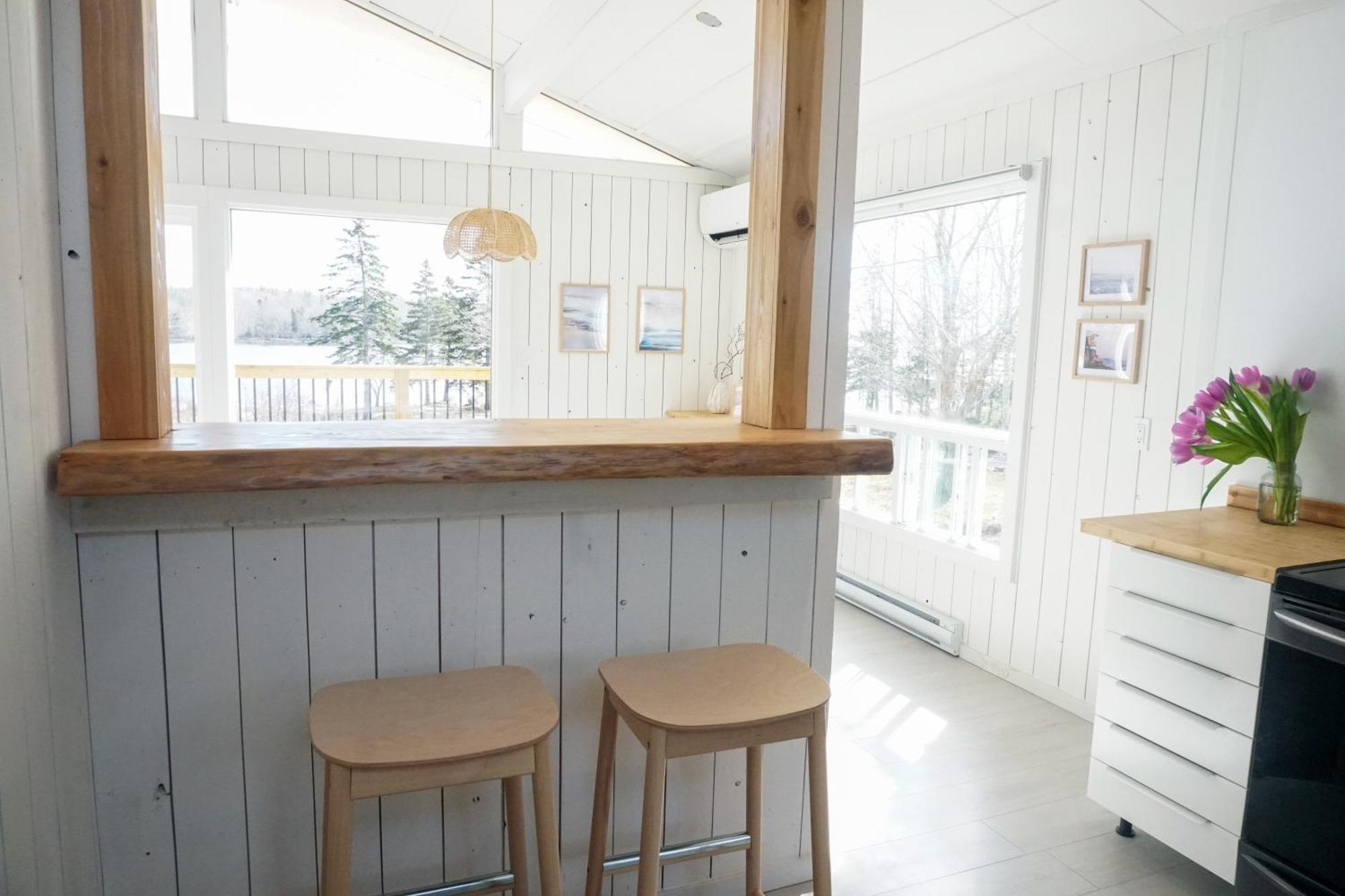 Blissful Oceanfront Cottage In Port Mouton Kültér fotó